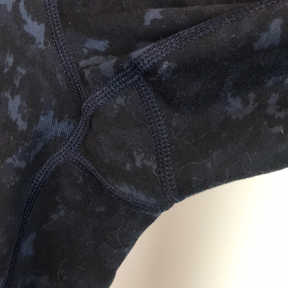 EUC lululemon Blue & Black Full Length Leggings - Picture 3 of 8